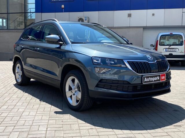 Серый Шкода Karoq, объемом двигателя 1.5 л и пробегом 46 тыс. км за 19990 $, фото 2 на Automoto.ua