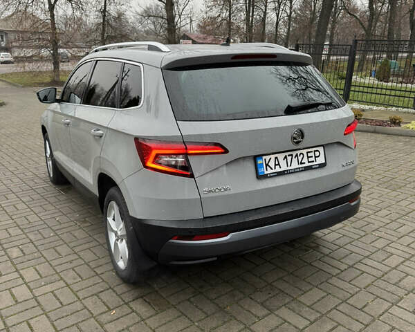 Сірий Шкода Karoq, об'ємом двигуна 1.5 л та пробігом 114 тис. км за 18700 $, фото 4 на Automoto.ua