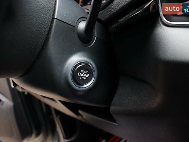 Серый Шкода Karoq, объемом двигателя 1.5 л и пробегом 212 тыс. км за 18900 $, фото 17 на Automoto.ua