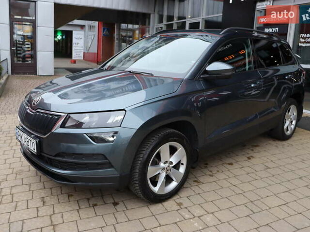 Серый Шкода Karoq, объемом двигателя 1.5 л и пробегом 212 тыс. км за 18900 $, фото 1 на Automoto.ua
