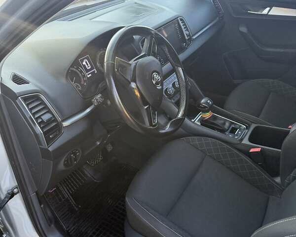 Серый Шкода Karoq, объемом двигателя 2 л и пробегом 220 тыс. км за 18500 $, фото 8 на Automoto.ua