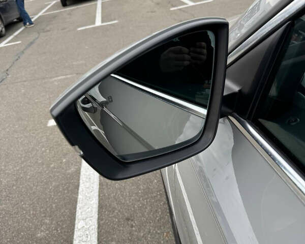 Серый Шкода Karoq, объемом двигателя 1.5 л и пробегом 113 тыс. км за 18000 $, фото 13 на Automoto.ua