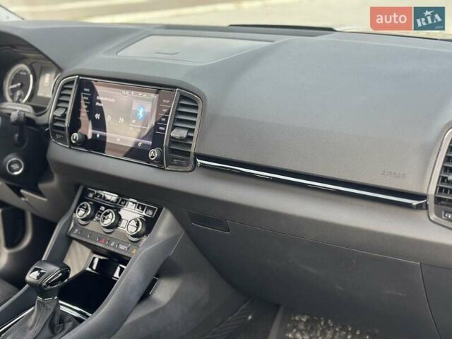Сірий Шкода Karoq, об'ємом двигуна 1.5 л та пробігом 137 тис. км за 19900 $, фото 11 на Automoto.ua