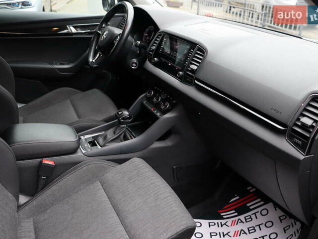 Серый Шкода Karoq, объемом двигателя 1.5 л и пробегом 212 тыс. км за 18900 $, фото 42 на Automoto.ua