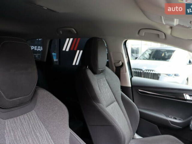 Серый Шкода Karoq, объемом двигателя 1.5 л и пробегом 212 тыс. км за 18900 $, фото 44 на Automoto.ua