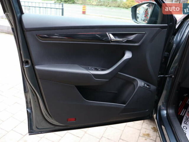 Серый Шкода Karoq, объемом двигателя 1.5 л и пробегом 212 тыс. км за 18900 $, фото 11 на Automoto.ua