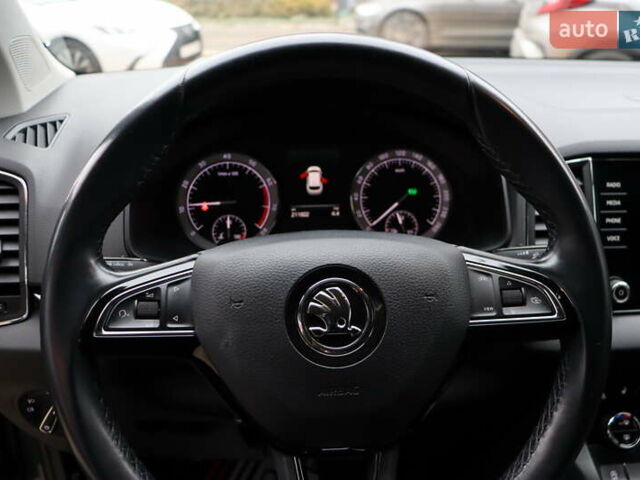 Серый Шкода Karoq, объемом двигателя 1.5 л и пробегом 212 тыс. км за 18900 $, фото 18 на Automoto.ua