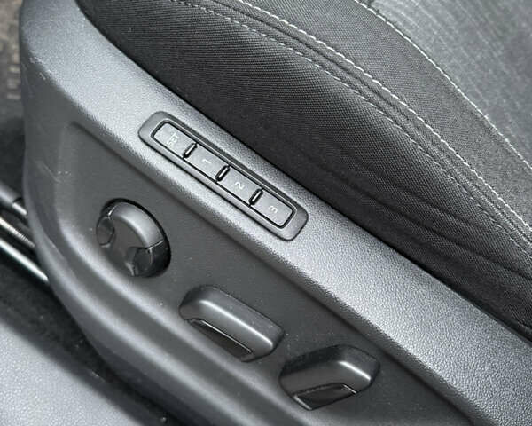 Сірий Шкода Karoq, об'ємом двигуна 1.5 л та пробігом 114 тис. км за 18700 $, фото 11 на Automoto.ua