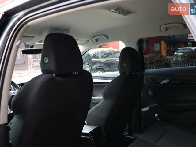 Серый Шкода Karoq, объемом двигателя 1.5 л и пробегом 212 тыс. км за 18900 $, фото 32 на Automoto.ua