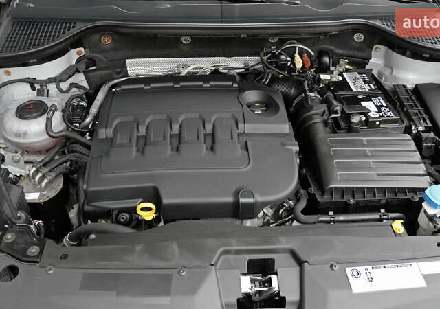 Сірий Шкода Karoq, об'ємом двигуна 0 л та пробігом 148 тис. км за 29990 $, фото 75 на Automoto.ua