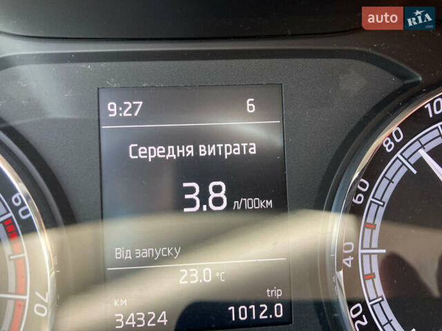 Сірий Шкода Karoq, об'ємом двигуна 1 л та пробігом 68 тис. км за 16200 $, фото 14 на Automoto.ua