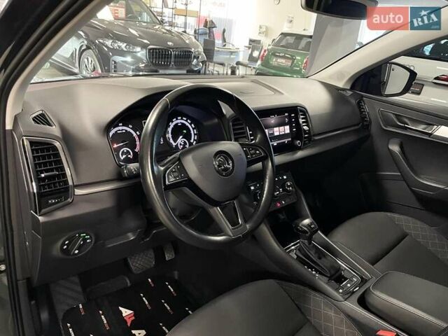 Сірий Шкода Karoq, об'ємом двигуна 1.5 л та пробігом 76 тис. км за 22900 $, фото 28 на Automoto.ua