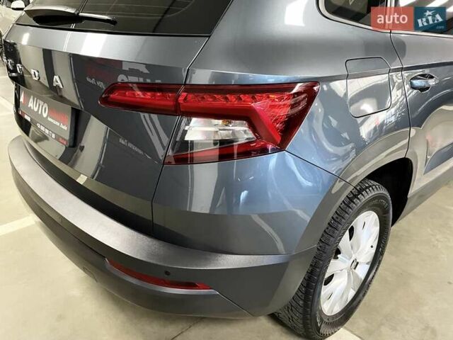 Сірий Шкода Karoq, об'ємом двигуна 1.5 л та пробігом 76 тис. км за 22900 $, фото 68 на Automoto.ua