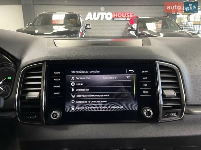 Сірий Шкода Karoq, об'ємом двигуна 1.5 л та пробігом 76 тис. км за 22900 $, фото 52 на Automoto.ua