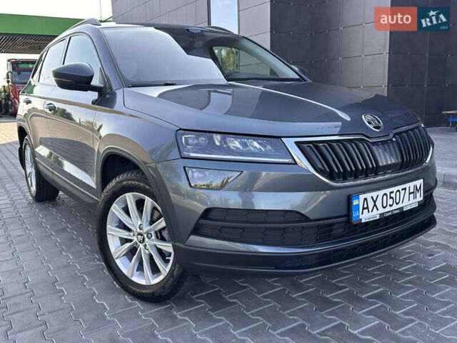 Серый Шкода Karoq, объемом двигателя 1.5 л и пробегом 67 тыс. км за 22200 $, фото 8 на Automoto.ua