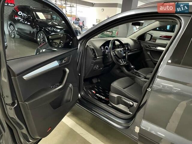 Сірий Шкода Karoq, об'ємом двигуна 1.5 л та пробігом 76 тис. км за 22900 $, фото 23 на Automoto.ua