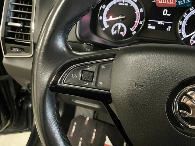 Сірий Шкода Karoq, об'ємом двигуна 1.5 л та пробігом 76 тис. км за 22900 $, фото 40 на Automoto.ua
