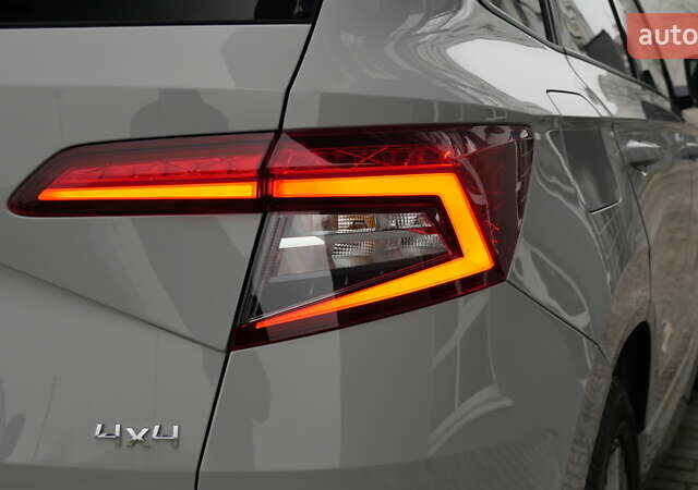 Сірий Шкода Karoq, об'ємом двигуна 0 л та пробігом 148 тис. км за 29990 $, фото 18 на Automoto.ua