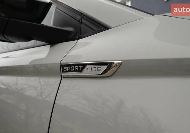 Сірий Шкода Karoq, об'ємом двигуна 0 л та пробігом 148 тис. км за 29990 $, фото 3 на Automoto.ua