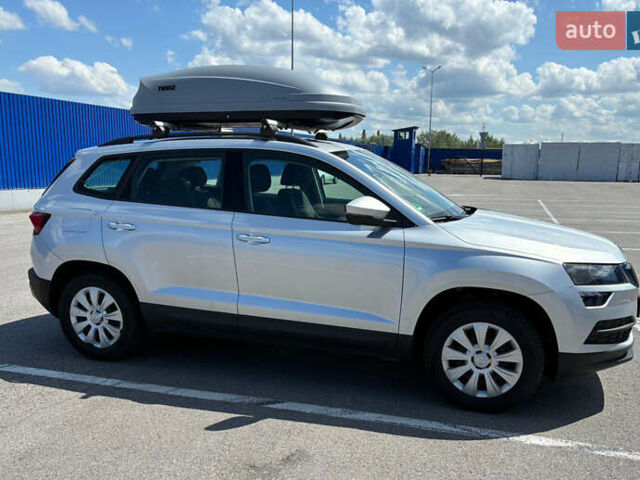 Сірий Шкода Karoq, об'ємом двигуна 1 л та пробігом 68 тис. км за 16200 $, фото 7 на Automoto.ua