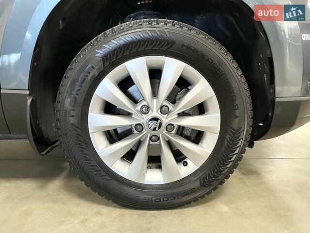 Сірий Шкода Karoq, об'ємом двигуна 1.5 л та пробігом 76 тис. км за 22900 $, фото 71 на Automoto.ua