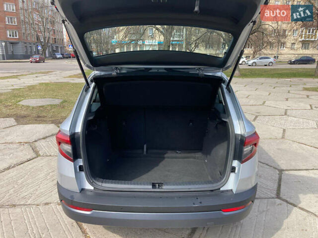 Сірий Шкода Karoq, об'ємом двигуна 1 л та пробігом 68 тис. км за 16200 $, фото 6 на Automoto.ua