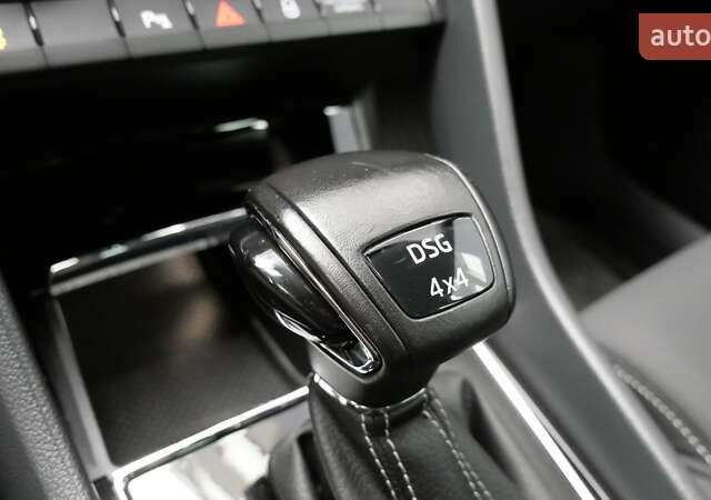 Сірий Шкода Karoq, об'ємом двигуна 0 л та пробігом 148 тис. км за 29990 $, фото 59 на Automoto.ua