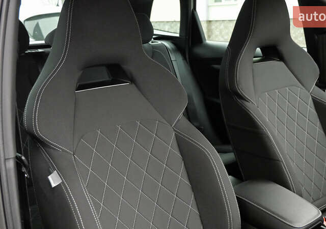 Сірий Шкода Karoq, об'ємом двигуна 0 л та пробігом 148 тис. км за 29990 $, фото 64 на Automoto.ua