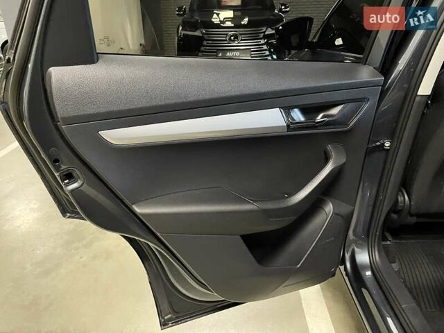 Сірий Шкода Karoq, об'ємом двигуна 1.5 л та пробігом 76 тис. км за 22900 $, фото 30 на Automoto.ua