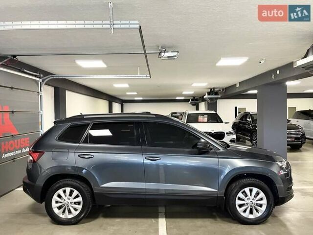Сірий Шкода Karoq, об'ємом двигуна 1.5 л та пробігом 76 тис. км за 22900 $, фото 9 на Automoto.ua