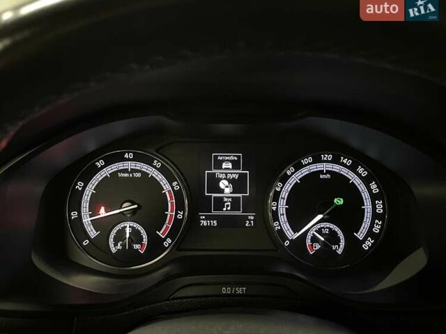 Сірий Шкода Karoq, об'ємом двигуна 1.5 л та пробігом 76 тис. км за 22900 $, фото 44 на Automoto.ua