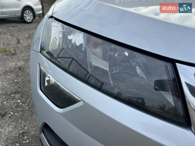 Шкода Karoq 2019 в Киеве на Automoto.ua Серый Шкода Karoq, объемом двигателя 1.6 л и пробегом 128 тыс. км за 19800 $, фото 26 на Automoto.ua