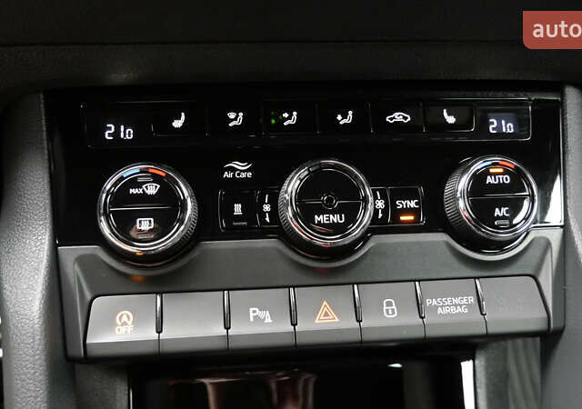 Сірий Шкода Karoq, об'ємом двигуна 0 л та пробігом 148 тис. км за 29990 $, фото 57 на Automoto.ua