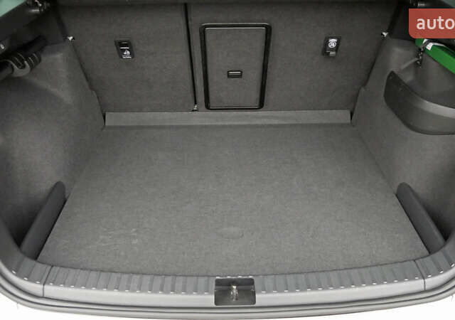 Сірий Шкода Karoq, об'ємом двигуна 0 л та пробігом 148 тис. км за 29990 $, фото 69 на Automoto.ua