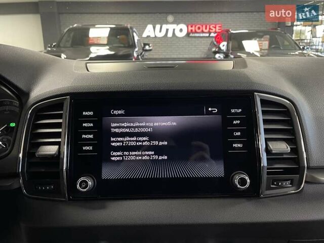 Сірий Шкода Karoq, об'ємом двигуна 1.5 л та пробігом 76 тис. км за 22900 $, фото 56 на Automoto.ua