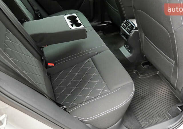 Сірий Шкода Karoq, об'ємом двигуна 0 л та пробігом 148 тис. км за 29990 $, фото 67 на Automoto.ua