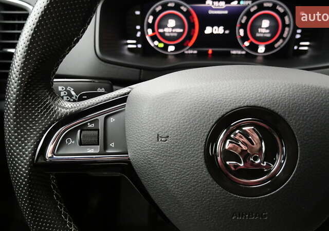 Сірий Шкода Karoq, об'ємом двигуна 0 л та пробігом 148 тис. км за 29990 $, фото 37 на Automoto.ua