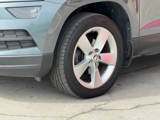 Серый Шкода Karoq, объемом двигателя 1.4 л и пробегом 127 тыс. км за 18300 $, фото 5 на Automoto.ua