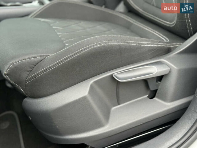 Сірий Шкода Karoq, об'ємом двигуна 1.6 л та пробігом 180 тис. км за 23500 $, фото 21 на Automoto.ua