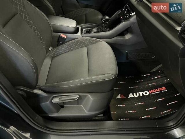 Сірий Шкода Karoq, об'ємом двигуна 1.5 л та пробігом 76 тис. км за 22900 $, фото 35 на Automoto.ua