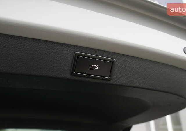 Сірий Шкода Karoq, об'ємом двигуна 0 л та пробігом 148 тис. км за 29990 $, фото 74 на Automoto.ua