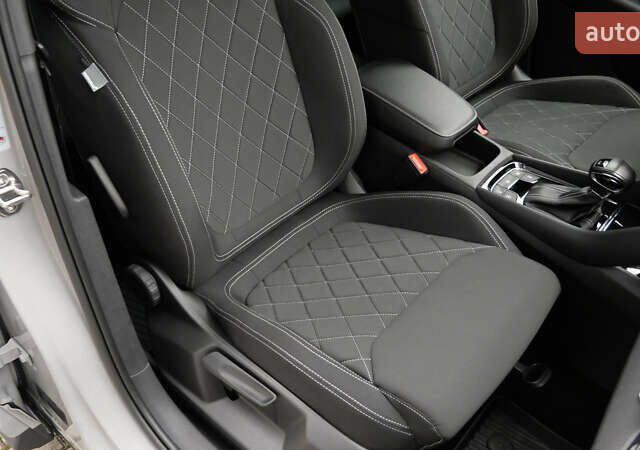 Сірий Шкода Karoq, об'ємом двигуна 0 л та пробігом 148 тис. км за 29990 $, фото 65 на Automoto.ua