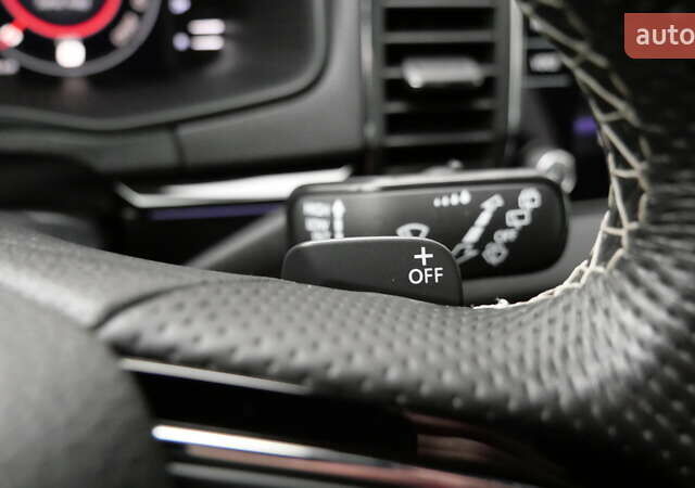 Сірий Шкода Karoq, об'ємом двигуна 0 л та пробігом 148 тис. км за 29990 $, фото 39 на Automoto.ua