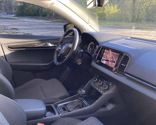 Сірий Шкода Karoq, об'ємом двигуна 1.4 л та пробігом 147 тис. км за 21000 $, фото 3 на Automoto.ua