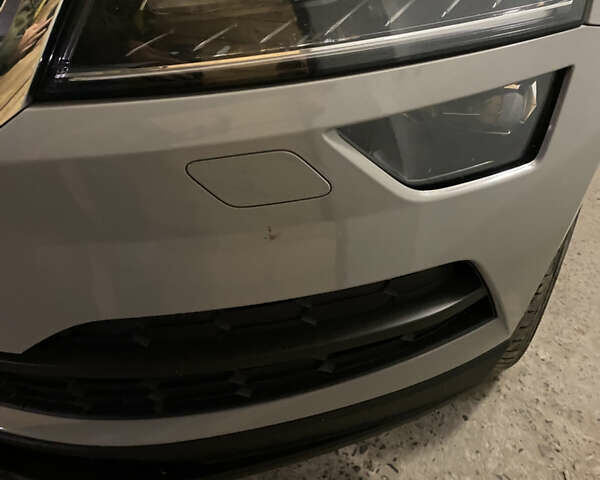 Сірий Шкода Karoq, об'ємом двигуна 1.6 л та пробігом 205 тис. км за 23000 $, фото 8 на Automoto.ua