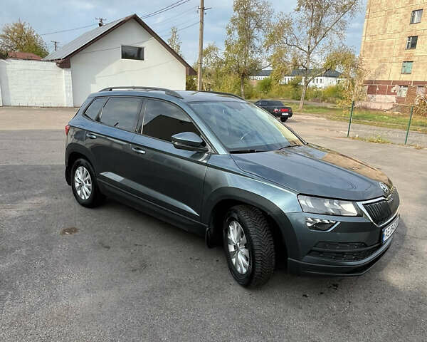 Серый Шкода Karoq, объемом двигателя 1.6 л и пробегом 168 тыс. км за 20800 $, фото 3 на Automoto.ua