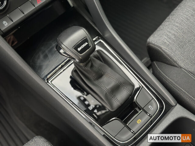 Сірий Шкода Karoq, об'ємом двигуна 1.4 л та пробігом 60 тис. км за 23480 $, фото 9 на Automoto.ua