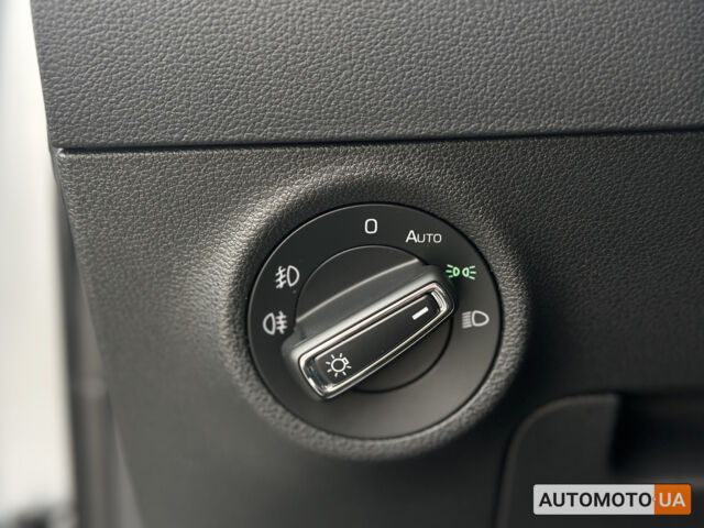 Сірий Шкода Karoq, об'ємом двигуна 1.4 л та пробігом 60 тис. км за 23480 $, фото 8 на Automoto.ua