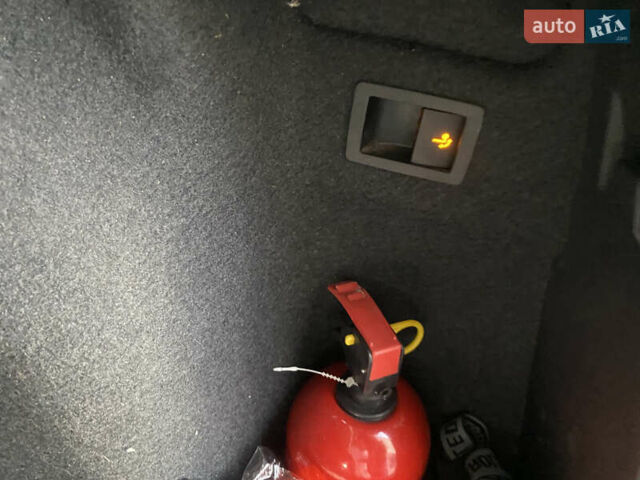 Сірий Шкода Karoq, об'ємом двигуна 1.6 л та пробігом 205 тис. км за 23000 $, фото 26 на Automoto.ua