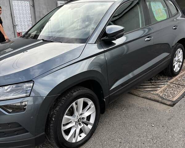 Сірий Шкода Karoq, об'ємом двигуна 1.4 л та пробігом 91 тис. км за 24000 $, фото 2 на Automoto.ua